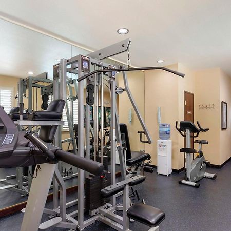 Best Western Plus Crown Colony Inn & Suites Лафкин Экстерьер фото