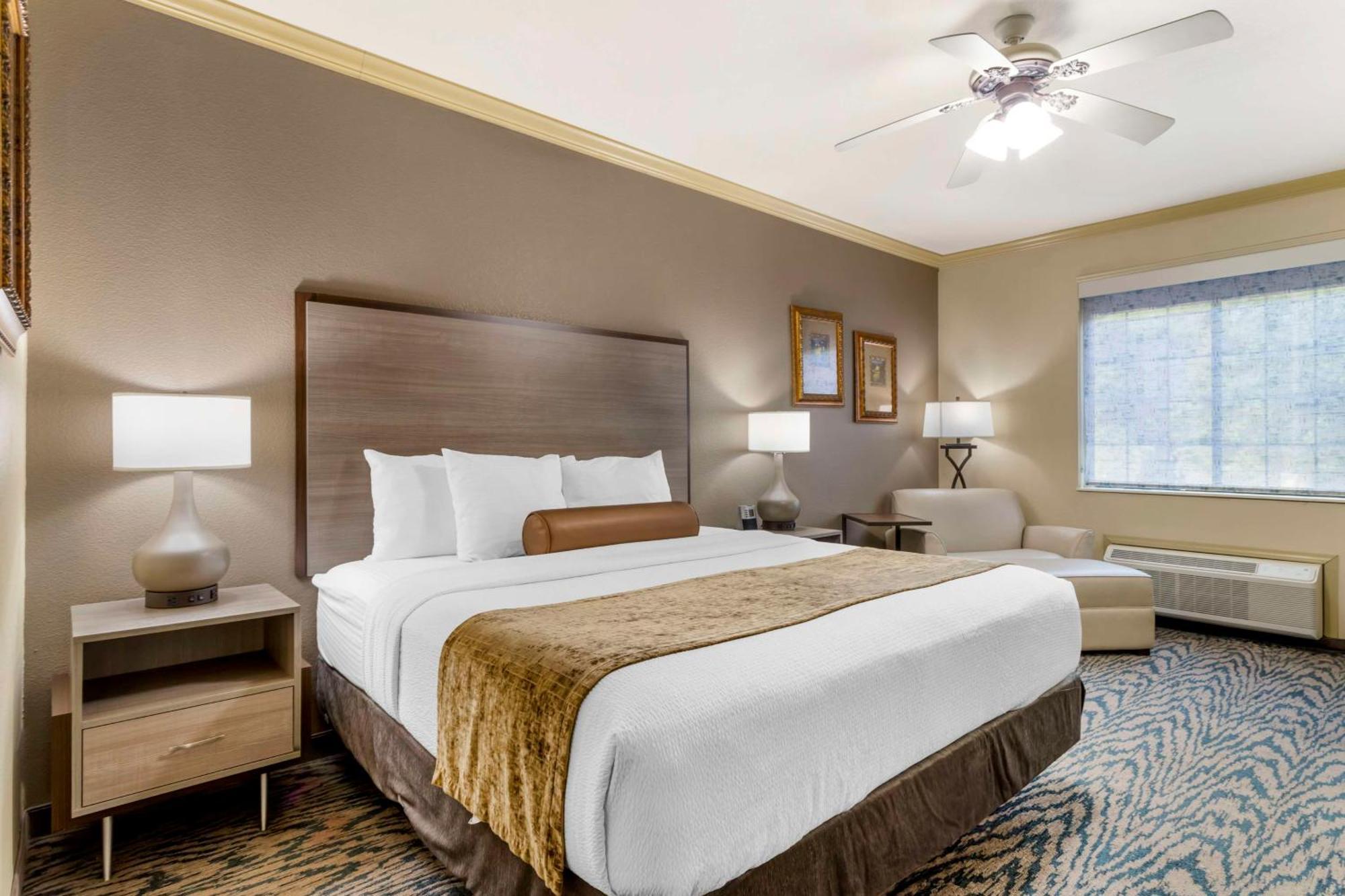 Best Western Plus Crown Colony Inn & Suites Лафкин Экстерьер фото