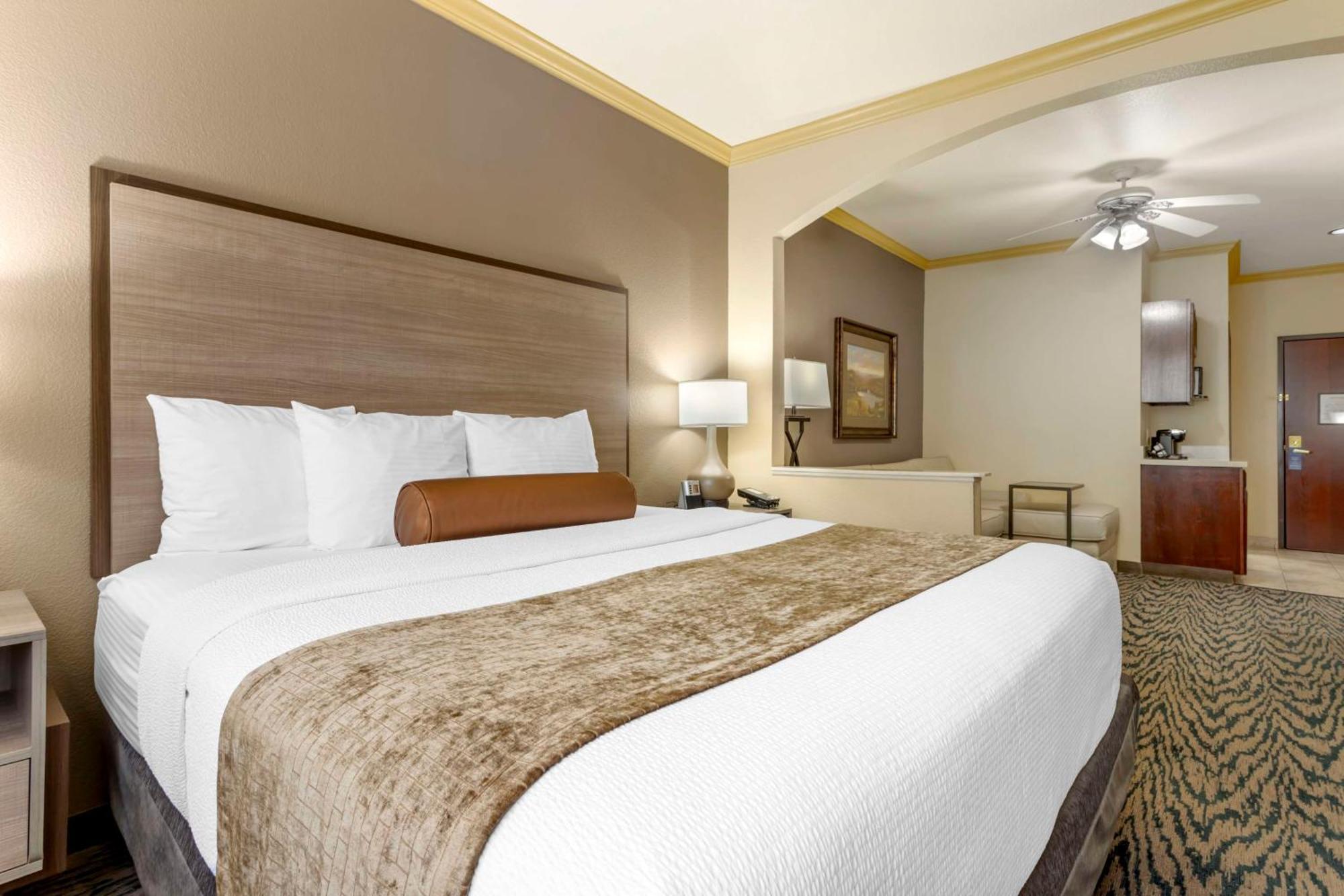 Best Western Plus Crown Colony Inn & Suites Лафкин Экстерьер фото