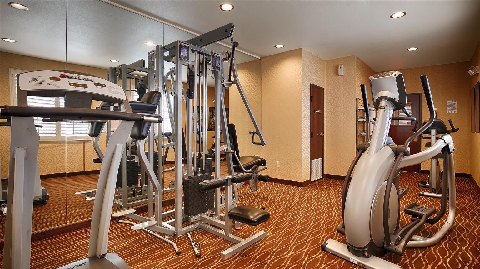 Best Western Plus Crown Colony Inn & Suites Лафкин Экстерьер фото