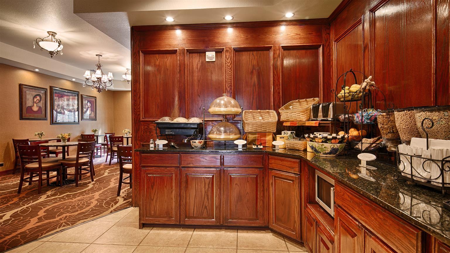 Best Western Plus Crown Colony Inn & Suites Лафкин Экстерьер фото