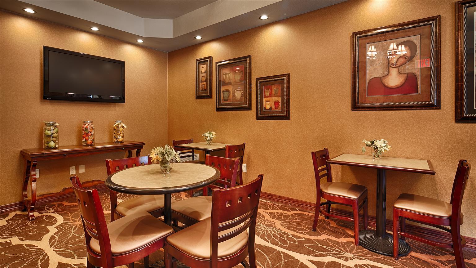 Best Western Plus Crown Colony Inn & Suites Лафкин Экстерьер фото